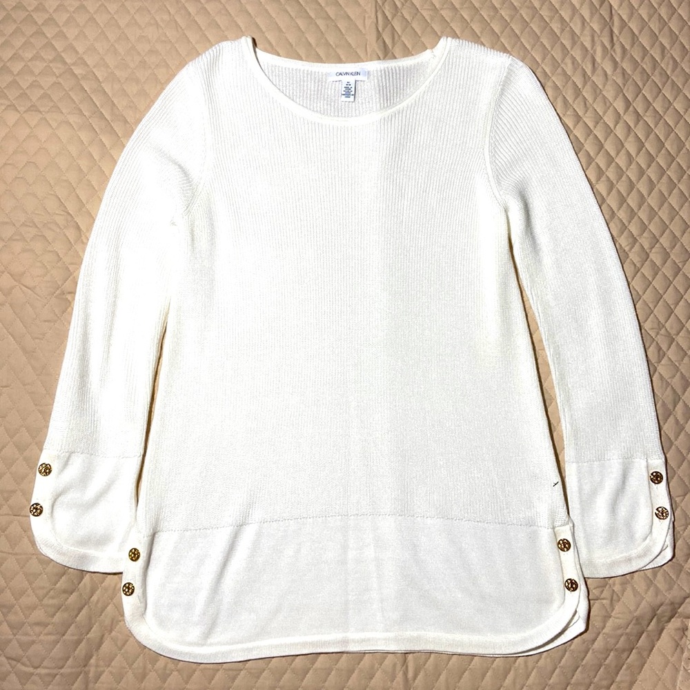 CALVIN KLEIN Cream Tunic Sweater. Gold Tone Button Accents. NWOT. Medium.